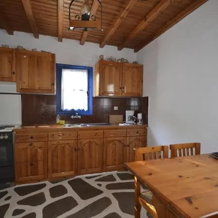 מלון Villa Kalafatis קלפטיס