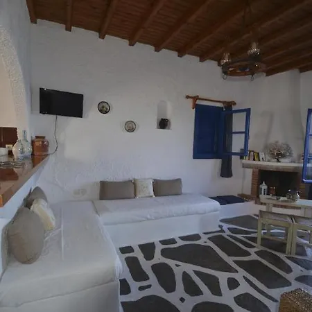 Villa Kalafatis מלון *