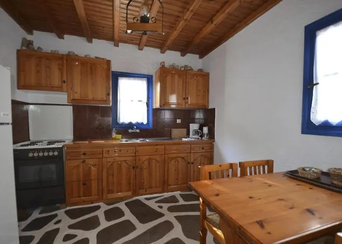 מלון Villa Kalafatis קלפטיס